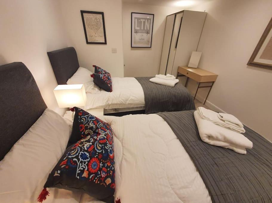 Luton Town Centre Executive Apartment エクステリア 写真